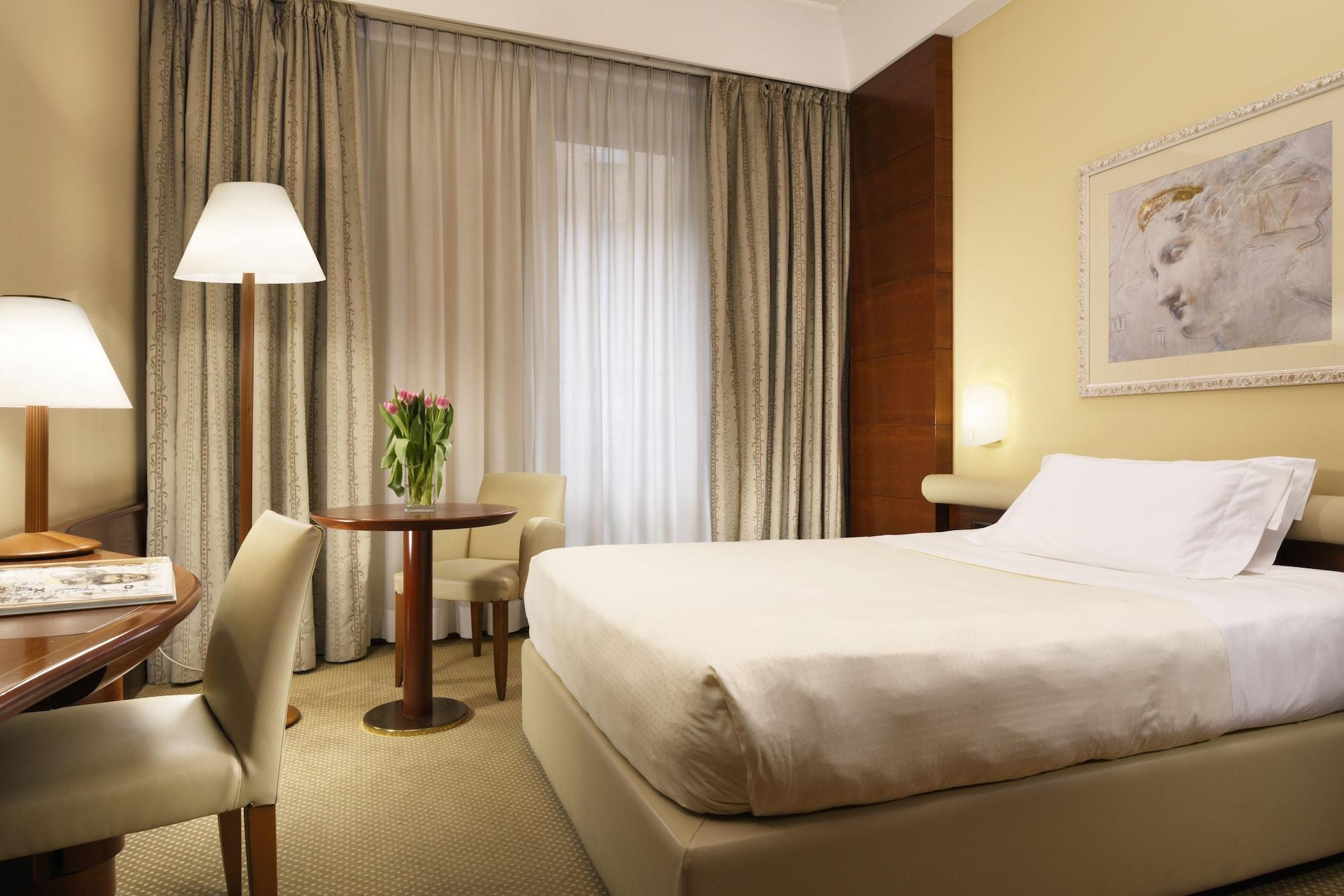 ยูเอ็นเอโฮเทล กูซานี มิลาโน Hotel มิลาน ภายนอก รูปภาพ