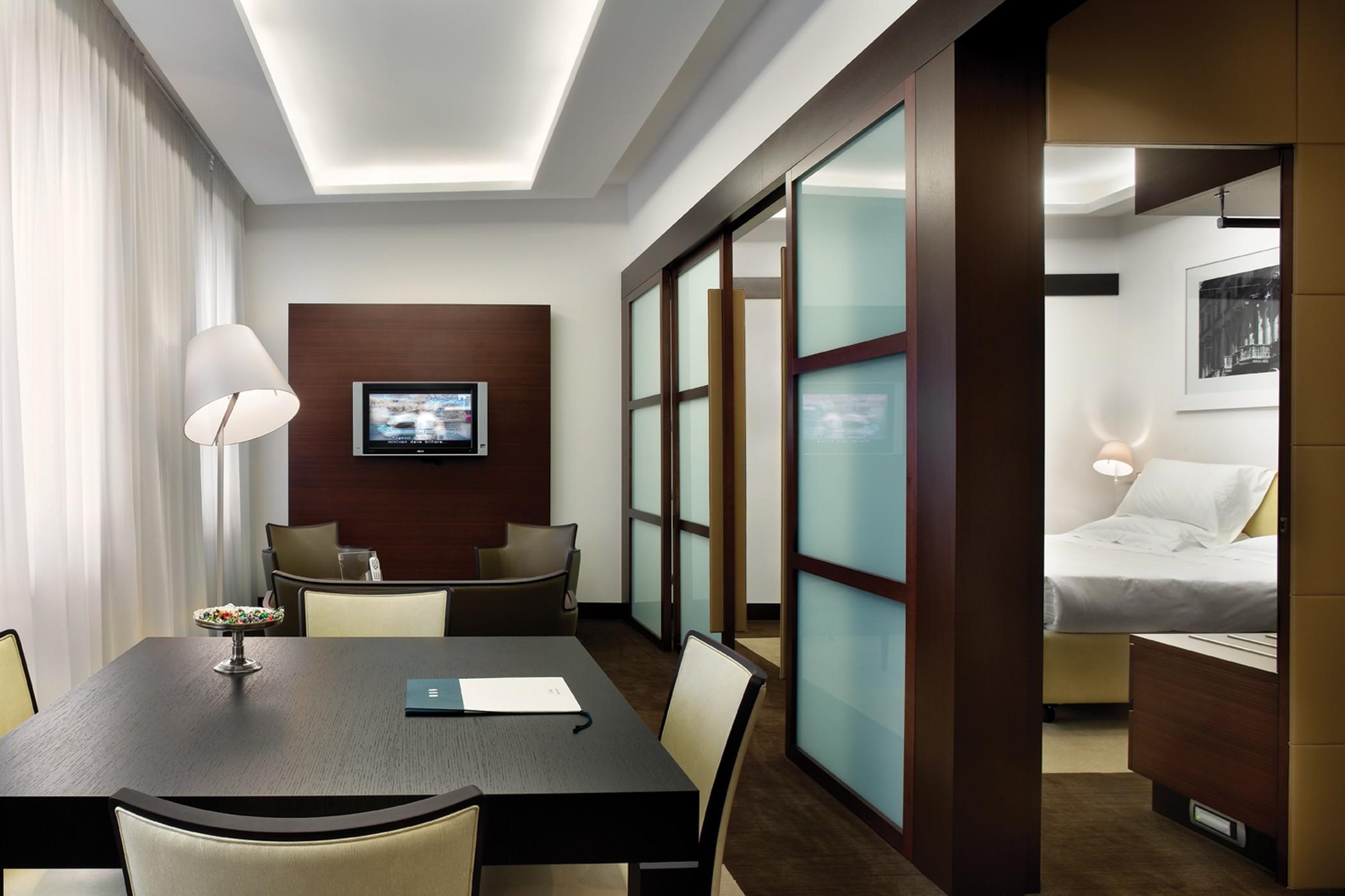 ยูเอ็นเอโฮเทล กูซานี มิลาโน Hotel มิลาน ภายนอก รูปภาพ