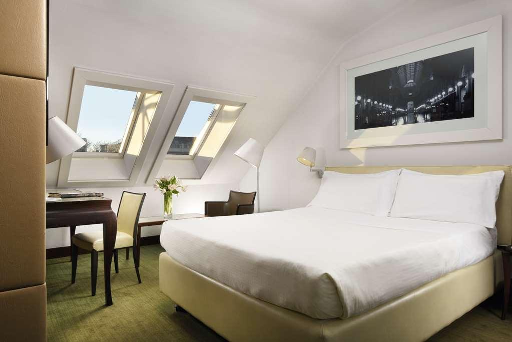 ยูเอ็นเอโฮเทล กูซานี มิลาโน Hotel มิลาน ห้อง รูปภาพ