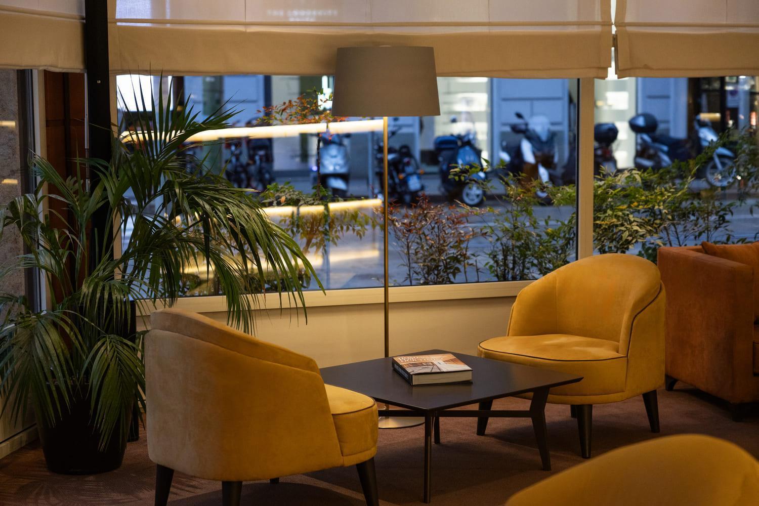 ยูเอ็นเอโฮเทล กูซานี มิลาโน Hotel มิลาน ภายนอก รูปภาพ