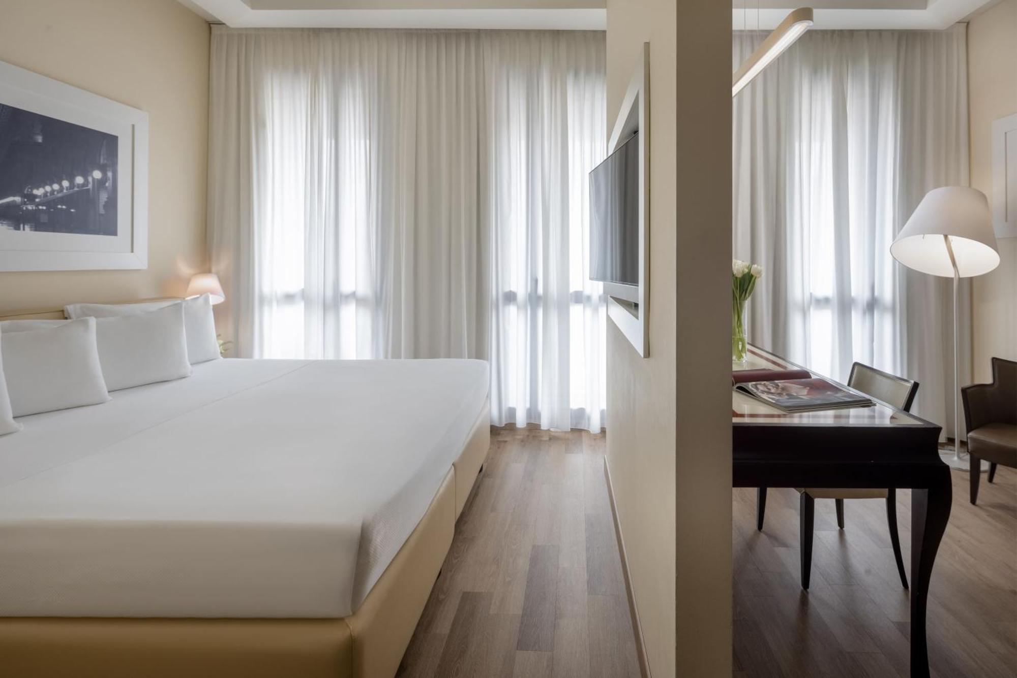 ยูเอ็นเอโฮเทล กูซานี มิลาโน Hotel มิลาน ภายนอก รูปภาพ
